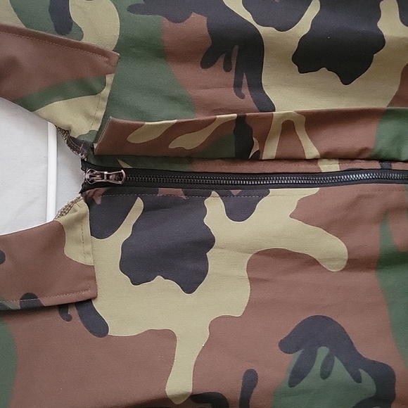 Beautiful camouflage short sleeve zipper front wide leg jumper nwot - Picture 3 of 6